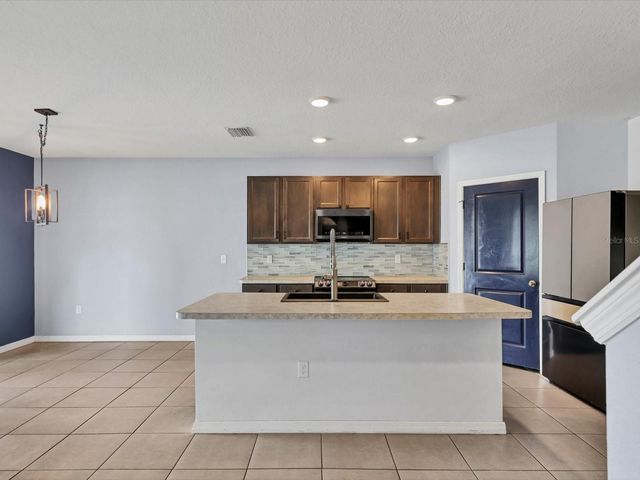 10003 GEESE TRAIL CIRCLE, Sun City Center, FL 33573