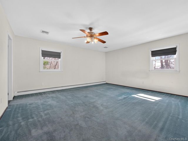 8 Hampton Road, Airmont, NY 10901