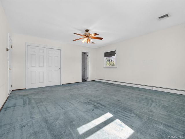 8 Hampton Road, Airmont, NY 10901