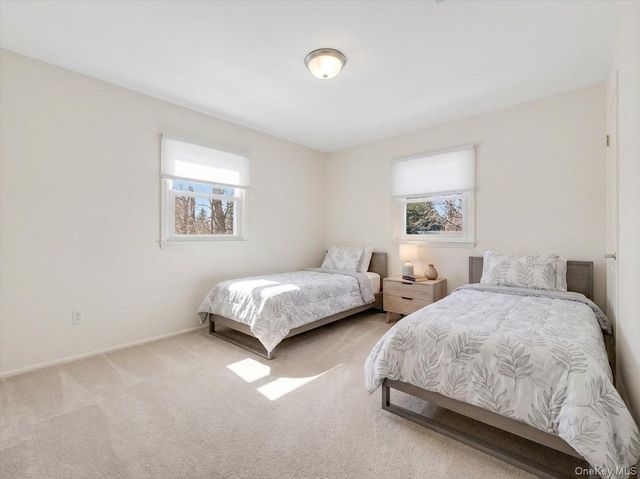 8 Hampton Road, Airmont, NY 10901