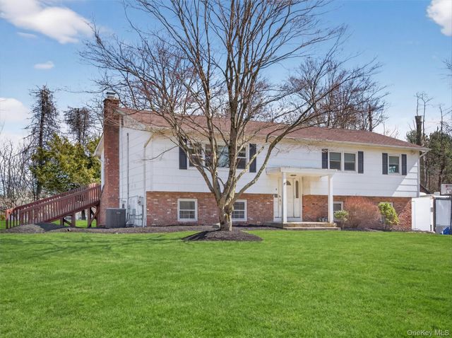 8 Hampton Road, Airmont, NY 10901