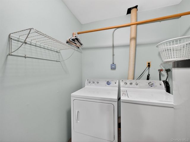 8 Hampton Road, Airmont, NY 10901