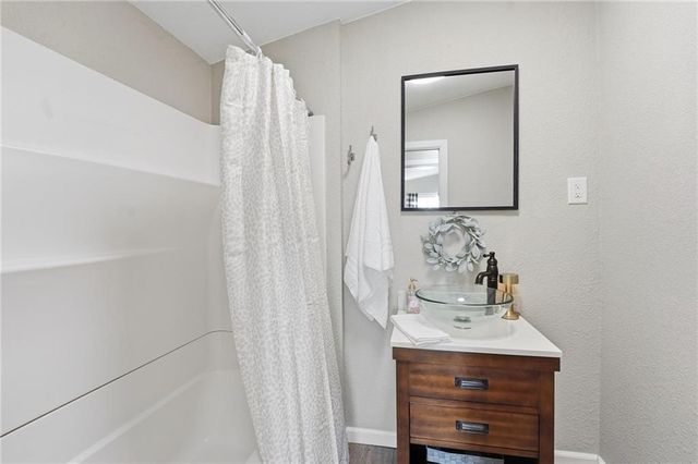 1404 S Butler Drive, Harrisonville, MO 64701