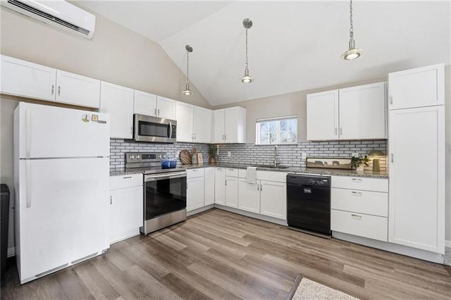 1404 S Butler Drive, Harrisonville, MO 64701