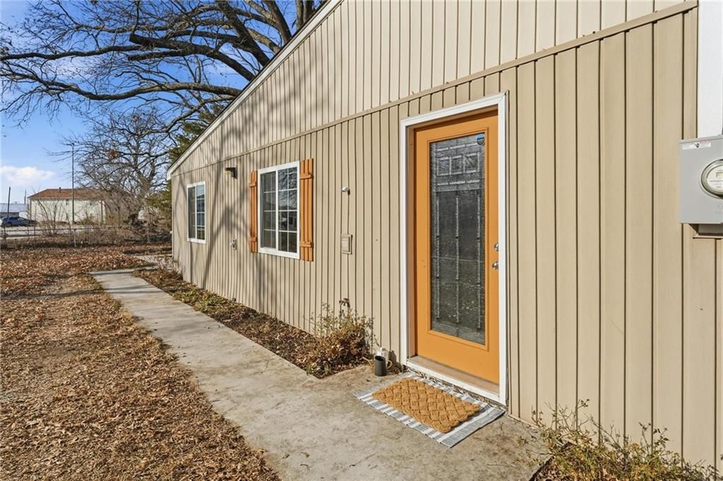 1404 S Butler Drive, Harrisonville, MO 64701