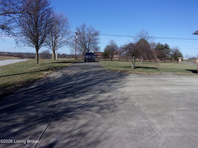 4085 Lawrenceburg Rd, Bloomfield, KY 40008