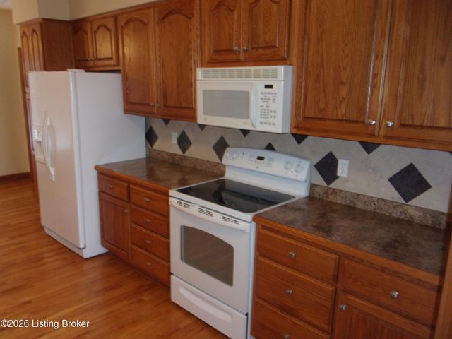 4085 Lawrenceburg Rd, Bloomfield, KY 40008