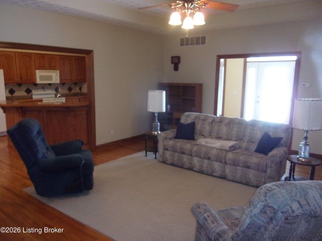 4085 Lawrenceburg Rd, Bloomfield, KY 40008