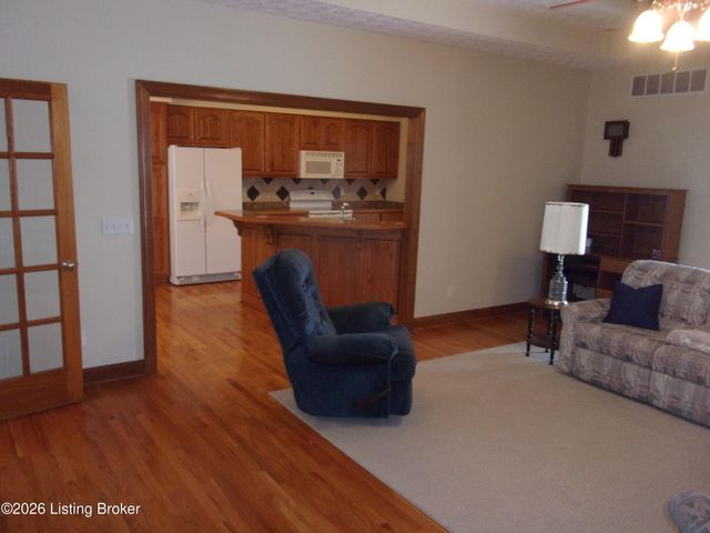 4085 Lawrenceburg Rd, Bloomfield, KY 40008