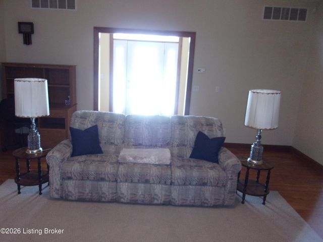 4085 Lawrenceburg Rd, Bloomfield, KY 40008