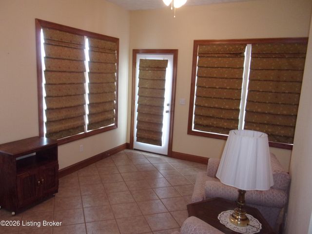 4085 Lawrenceburg Rd, Bloomfield, KY 40008