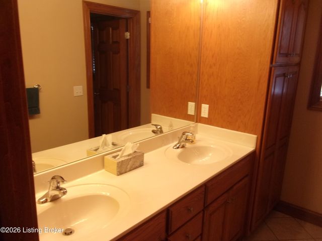 4085 Lawrenceburg Rd, Bloomfield, KY 40008