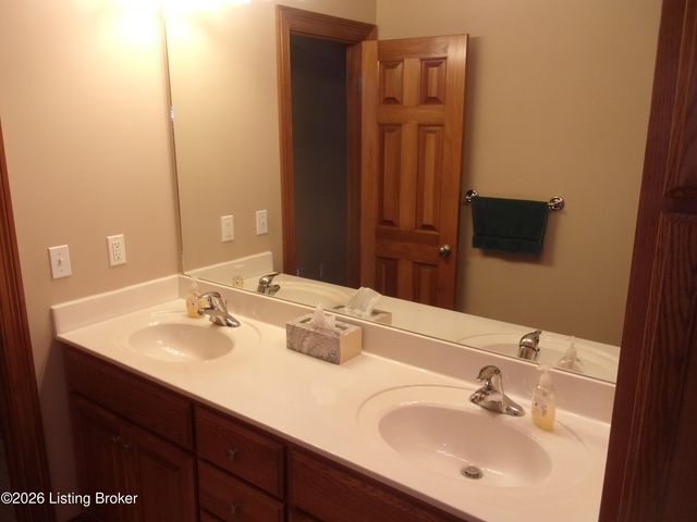 4085 Lawrenceburg Rd, Bloomfield, KY 40008