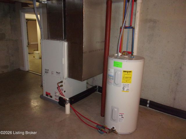 4085 Lawrenceburg Rd, Bloomfield, KY 40008