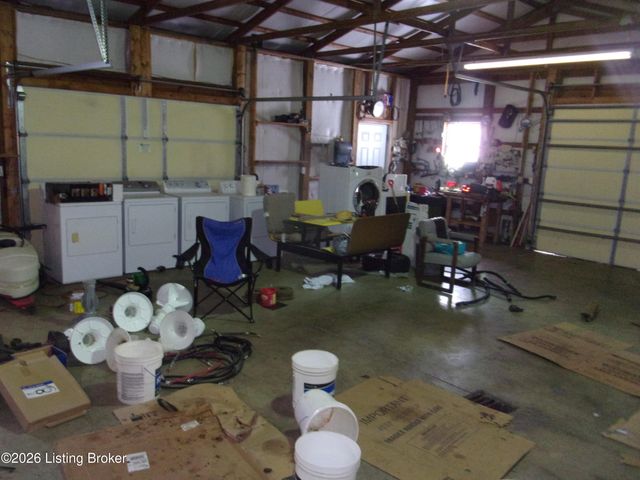 4085 Lawrenceburg Rd, Bloomfield, KY 40008