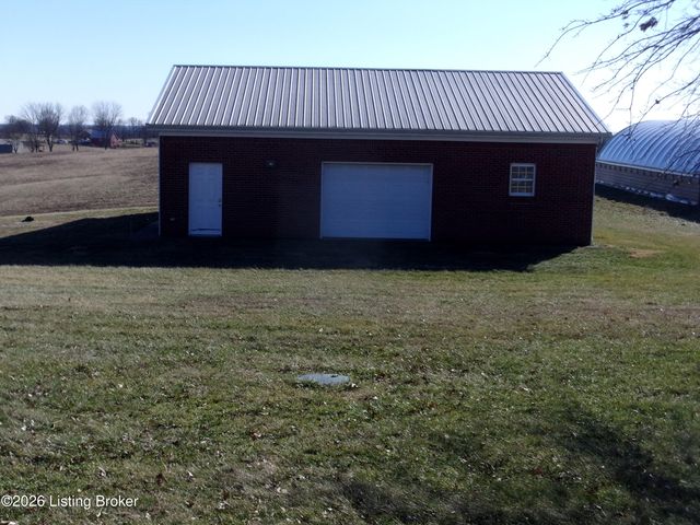 4085 Lawrenceburg Rd, Bloomfield, KY 40008