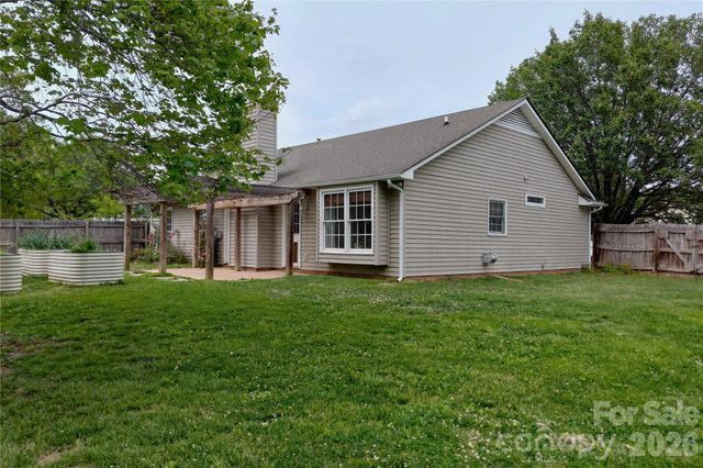 1016 Thorncrest Drive, Fletcher, NC 28732