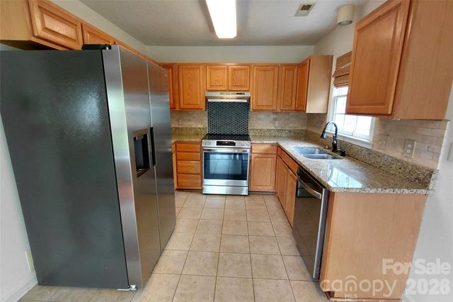 1016 Thorncrest Drive, Fletcher, NC 28732