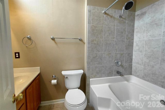 1016 Thorncrest Drive, Fletcher, NC 28732