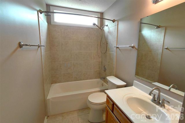 1016 Thorncrest Drive, Fletcher, NC 28732