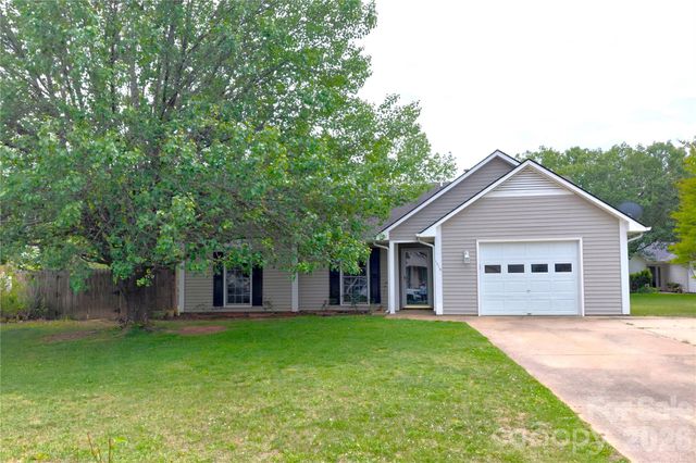 1016 Thorncrest Drive, Fletcher, NC 28732