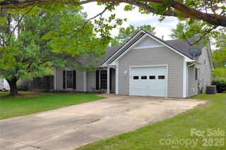 1016 Thorncrest Drive, Fletcher, NC 28732