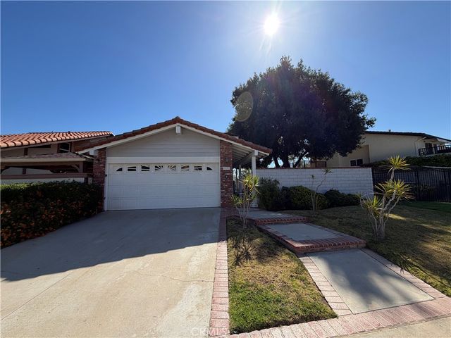 1553 Chalgrove, Corona, CA 92882