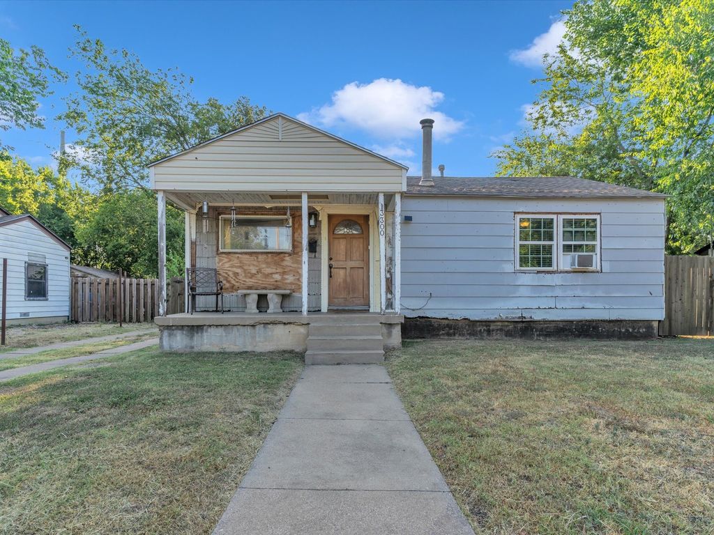 3300 Ray Simon Drive, Fort Worth, TX 76106