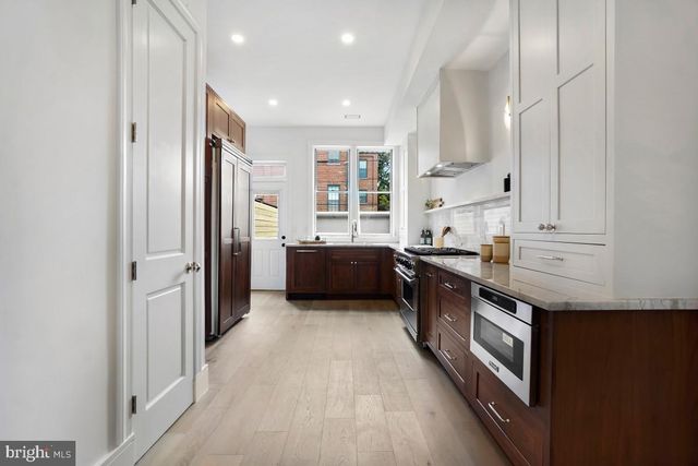 421 4TH ST NE, Washington, DC 20002