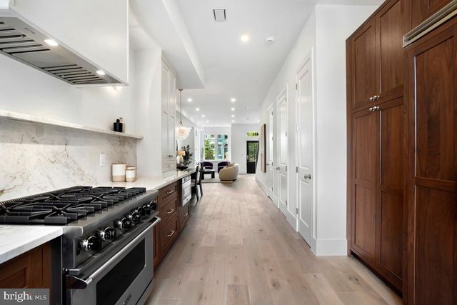 421 4TH ST NE, Washington, DC 20002