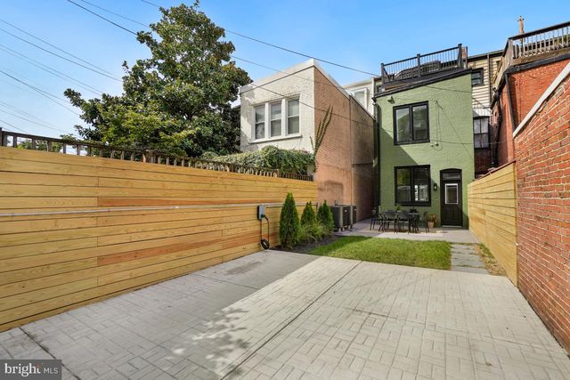 421 4TH ST NE, Washington, DC 20002