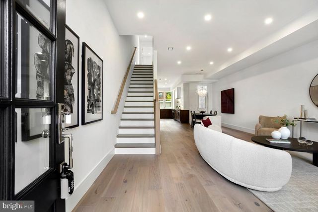 421 4TH ST NE, Washington, DC 20002