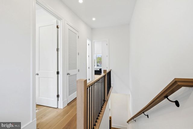 421 4TH ST NE, Washington, DC 20002