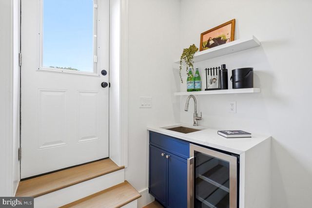 421 4TH ST NE, Washington, DC 20002