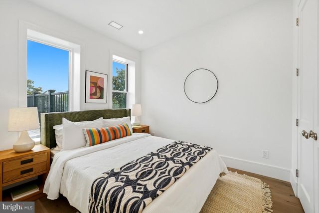 421 4TH ST NE, Washington, DC 20002
