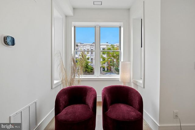 421 4TH ST NE, Washington, DC 20002