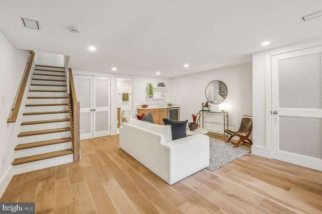 421 4TH ST NE, Washington, DC 20002