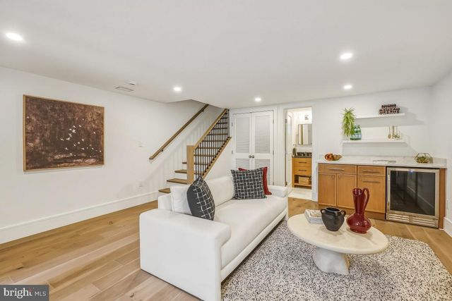 421 4TH ST NE, Washington, DC 20002