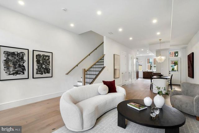 421 4TH ST NE, Washington, DC 20002