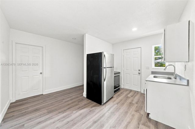 925 NW 69th St 2, Miami, FL 33150