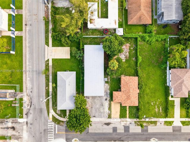 925 NW 69th St 2, Miami, FL 33150
