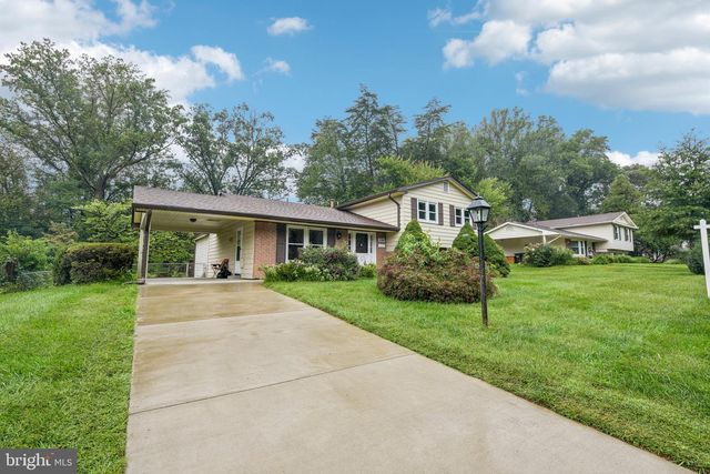 5204 HOLDEN ST, Fairfax, VA 22032