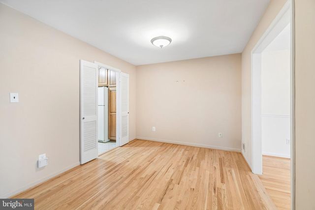 5204 HOLDEN ST, Fairfax, VA 22032