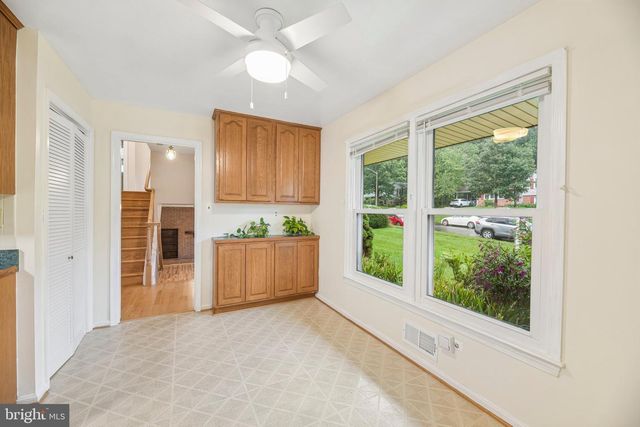 5204 HOLDEN ST, Fairfax, VA 22032