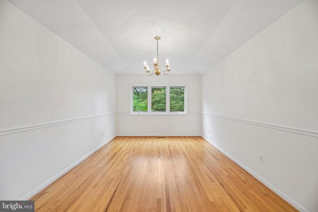 5204 HOLDEN ST, Fairfax, VA 22032