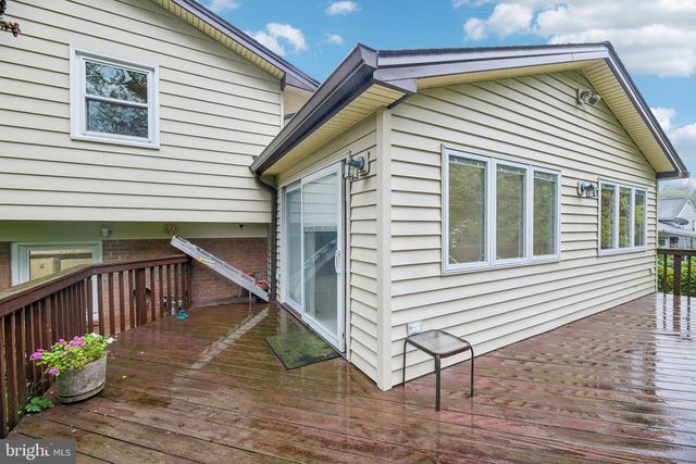 5204 HOLDEN ST, Fairfax, VA 22032
