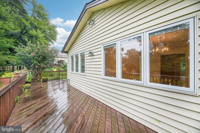 5204 HOLDEN ST, Fairfax, VA 22032