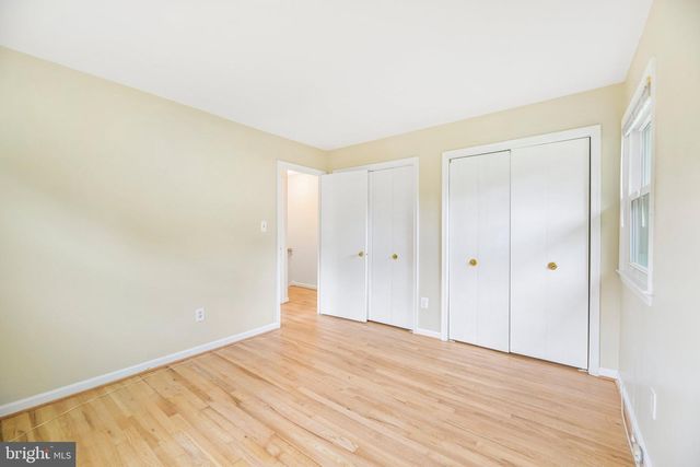 5204 HOLDEN ST, Fairfax, VA 22032