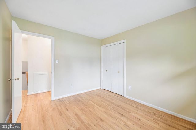 5204 HOLDEN ST, Fairfax, VA 22032