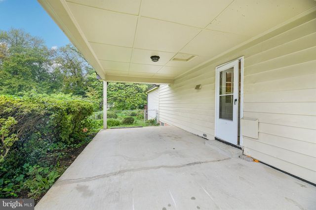 5204 HOLDEN ST, Fairfax, VA 22032